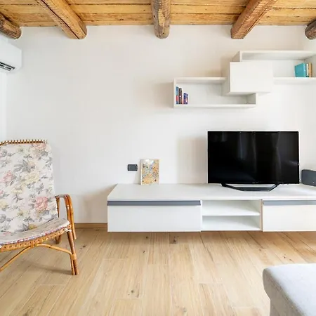 شقة Lakefront With Private Garage And Ac Colonno