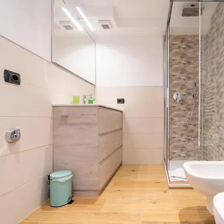 Lakefront With Private Garage And Ac شقة *